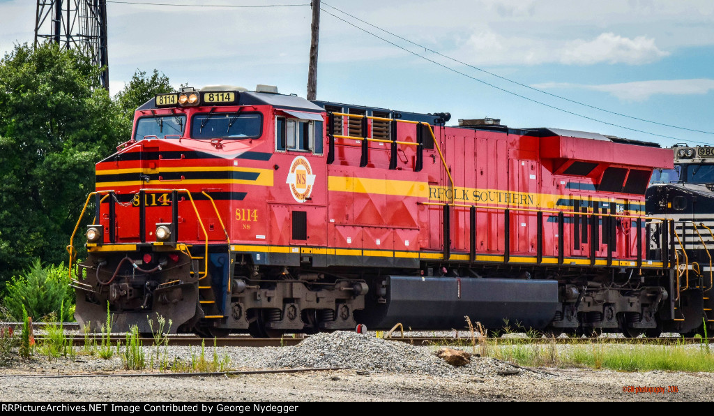 NS 8114 Heritage Unit "Norfolk Southern" 